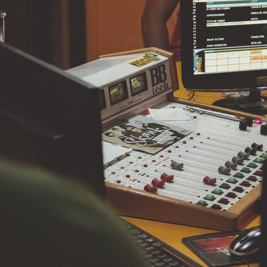Max Martin is a prolific music producer responsible for some of the greatest pop hits in the last 2 decades. This post explores his melodic math approach to songwriting
